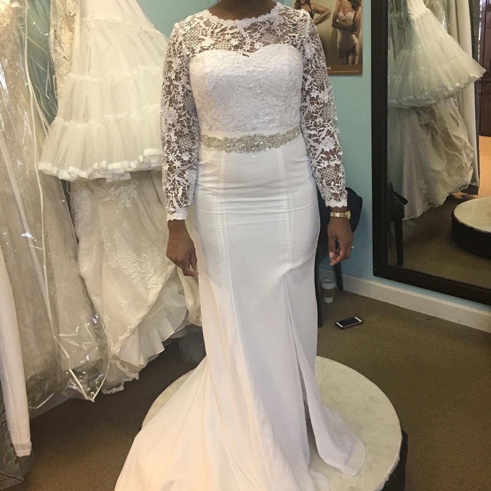 Never Before Worn Beautiful Wedding Gown